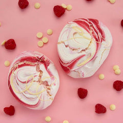 Flower & White Meringue Clouds - White Choccolate & Raspberry
